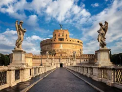 Guided Walking Tour of Rome's Ghosts and Mysteries